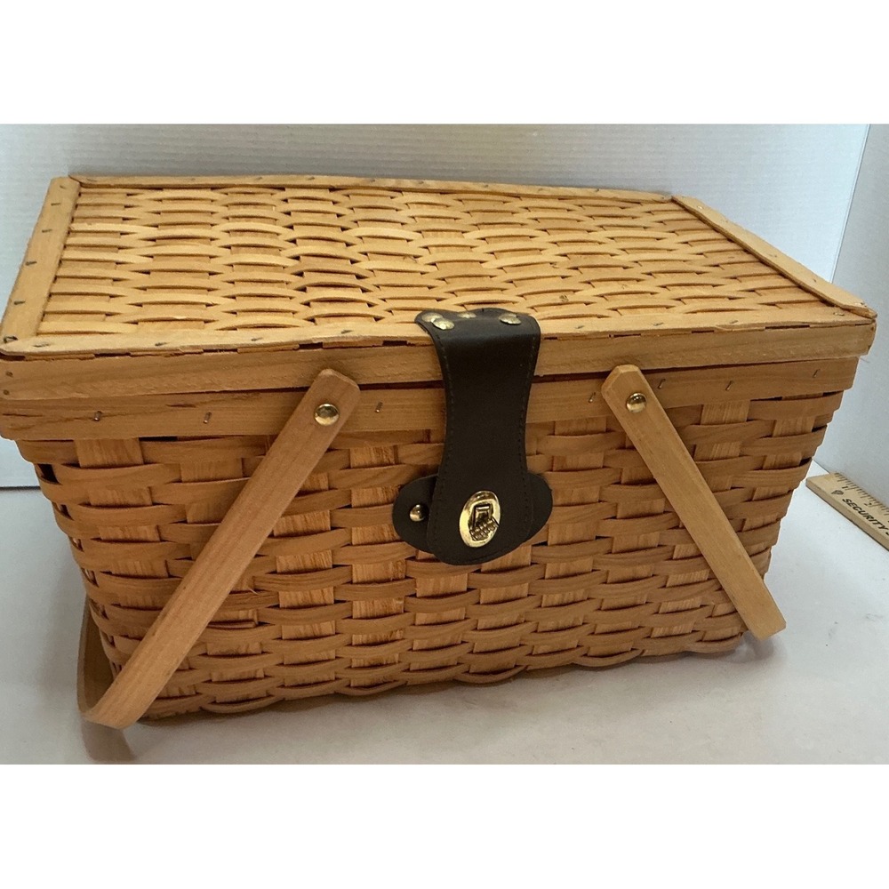 Vintage Picnic Basket Woven Wood Gingham Lining Turn Lock Large Tan